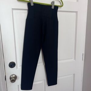 High-Waisted Compression Black Pants